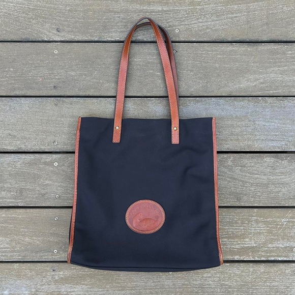 Black Dooney & Bourke Tote Shoulder Bag w/ Tan Leather Trim Leather Logo Patch